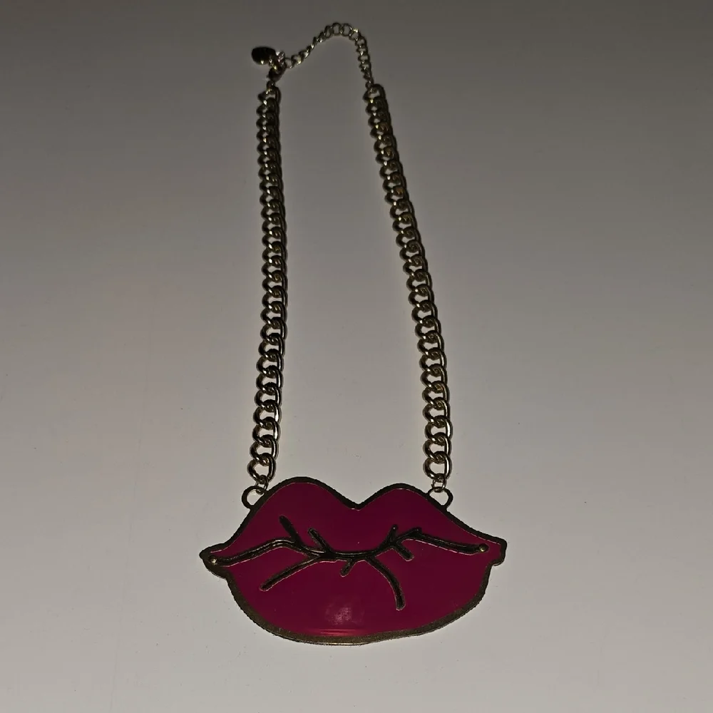 Betsey Johnson Fuchsia Lips Necklace